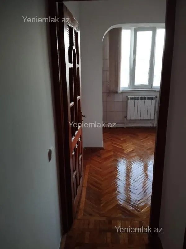 Satılır 3 otaqlı köhnə tikili 75 m²