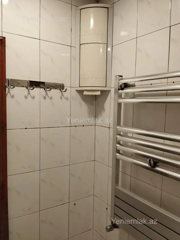 Satılır 3 otaqlı köhnə tikili 75 m²