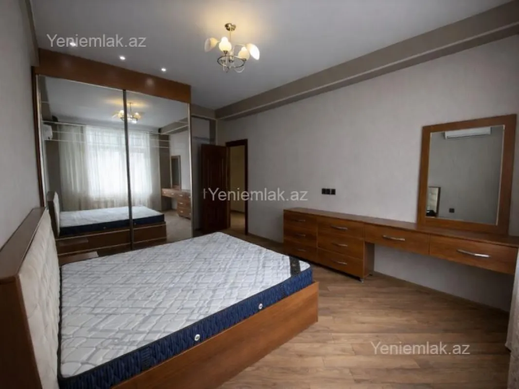 Satılır 2 otaqlı yeni tikili 68 m²