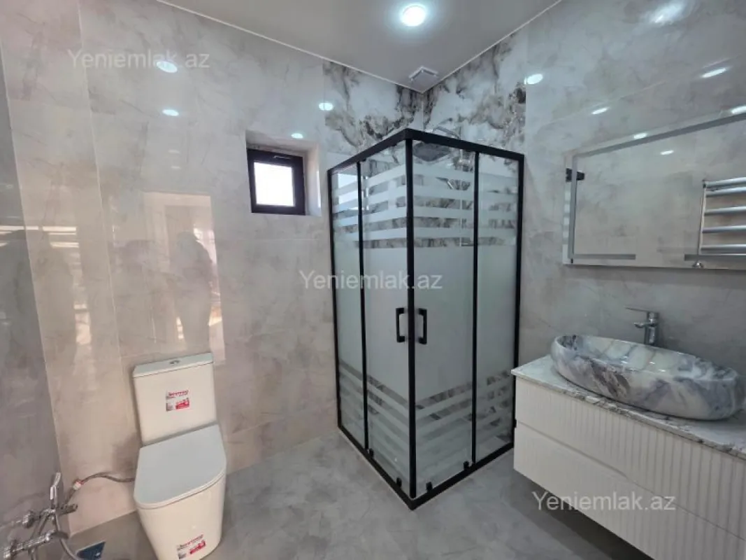 Satılır 5 otaqlı həyət evi 200 m²