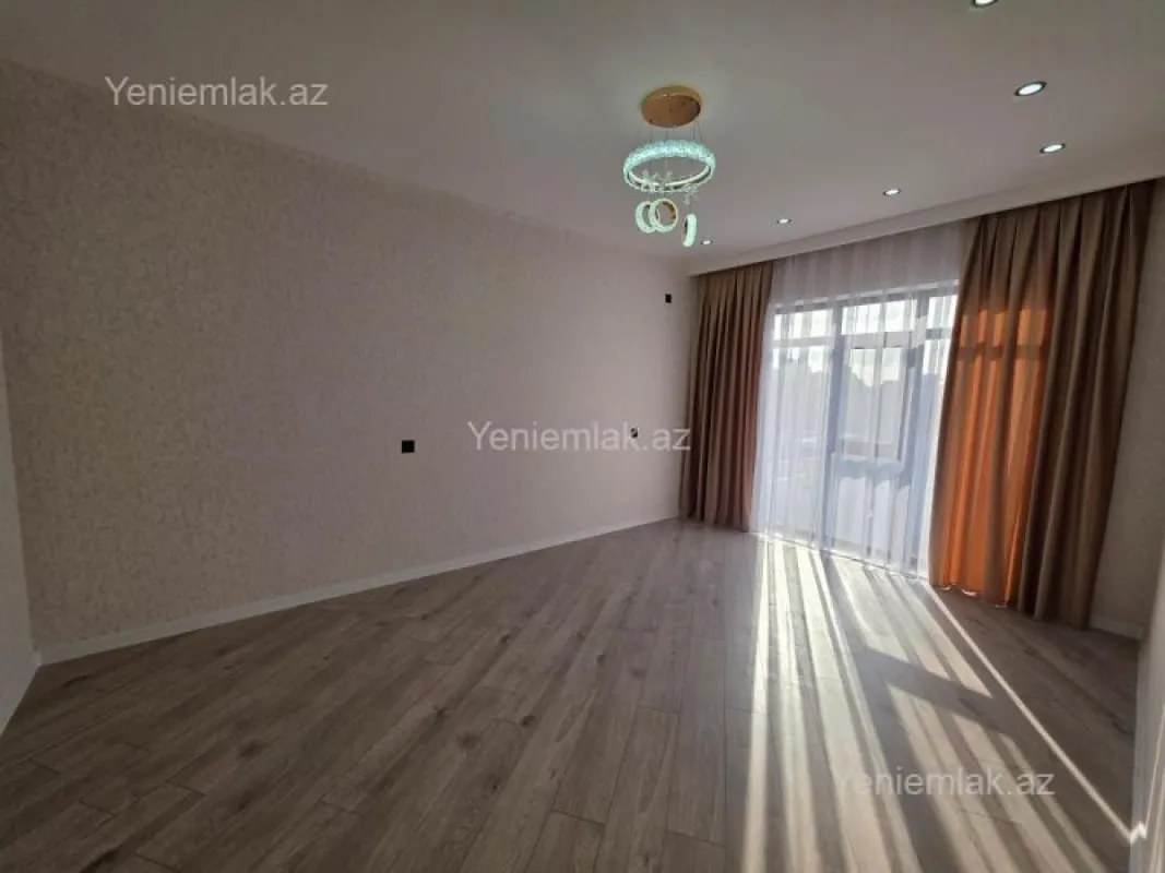Satılır 5 otaqlı həyət evi 200 m²