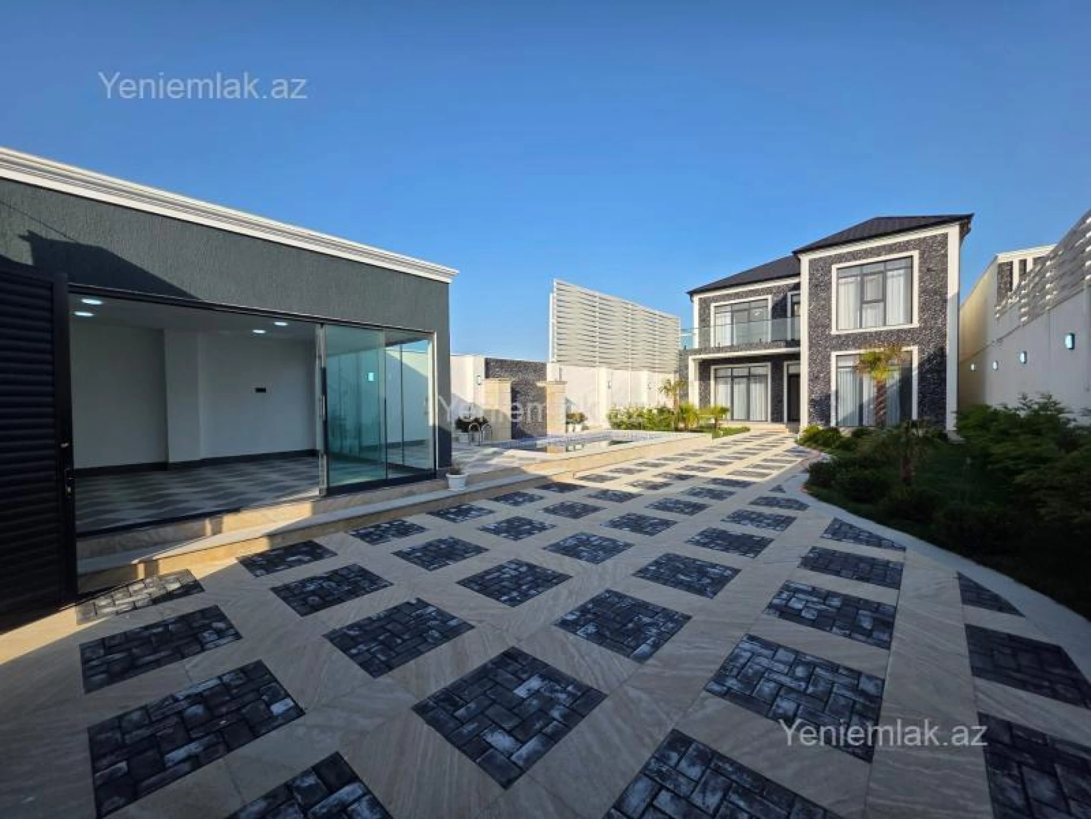 Satılır 5 otaqlı həyət evi 200 m²