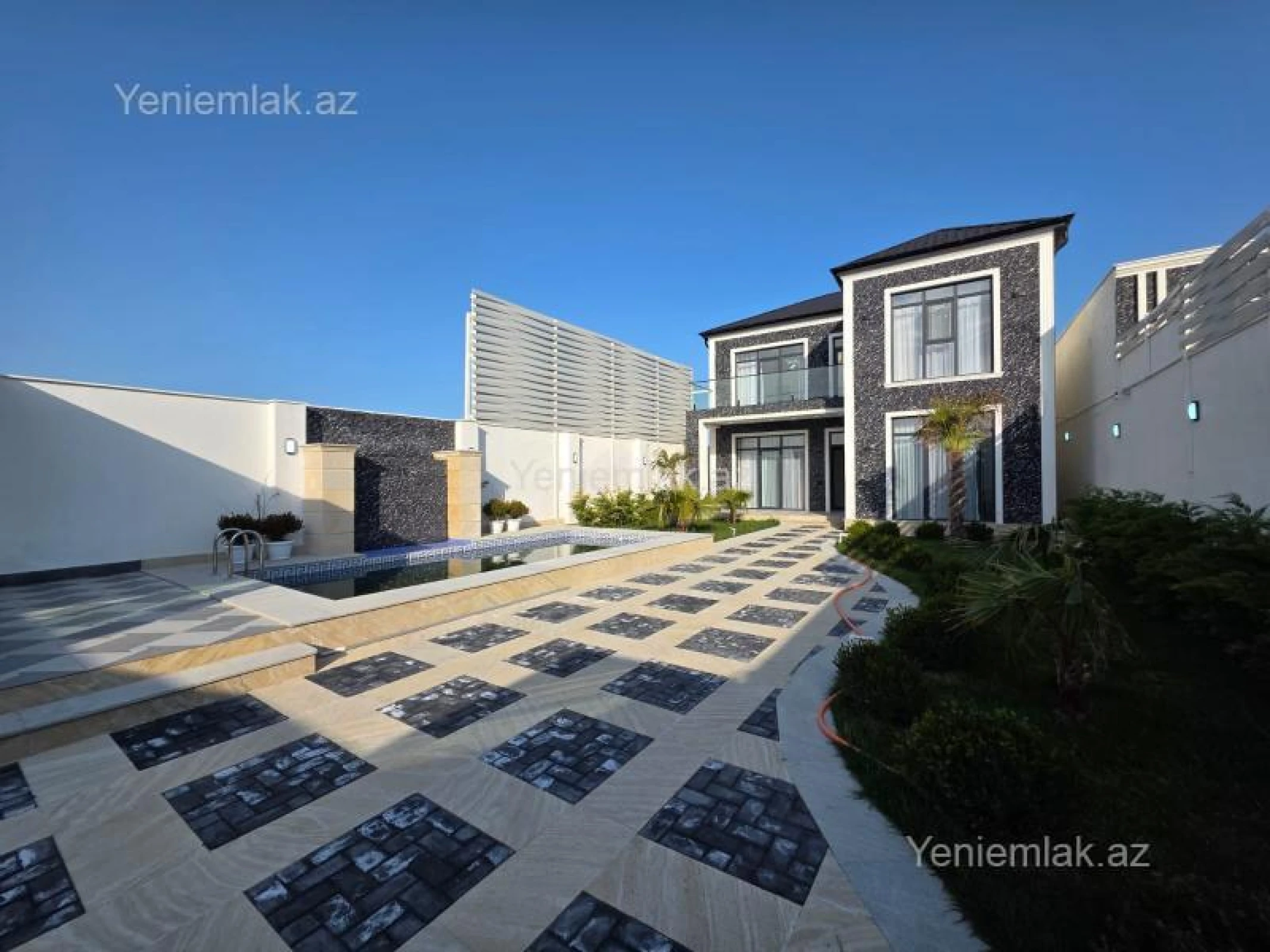 Satılır 5 otaqlı həyət evi 200 m²