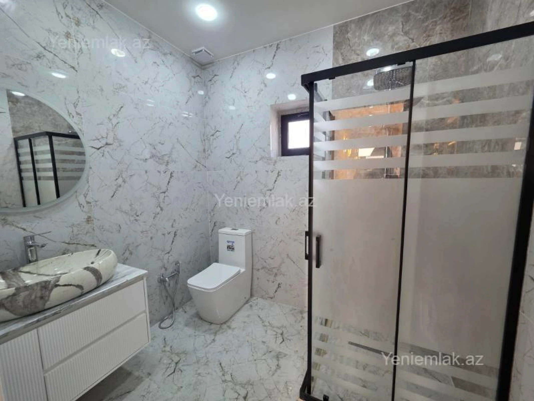 Satılır 5 otaqlı həyət evi 200 m²