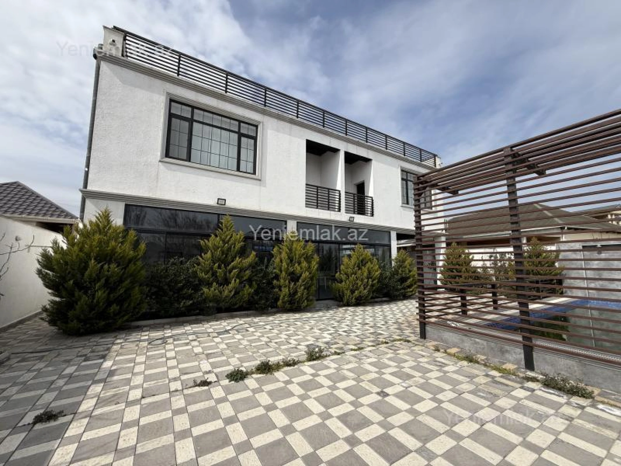Satılır 7 otaqlı həyət evi 600 m²