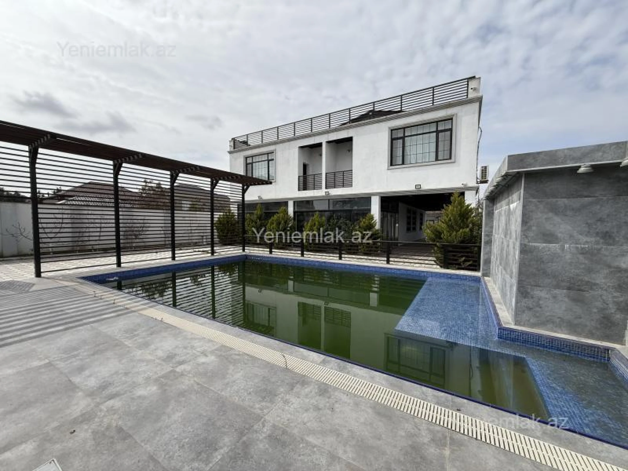 Satılır 7 otaqlı həyət evi 600 m²