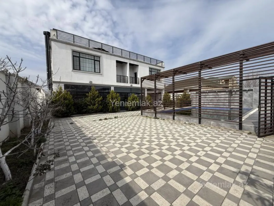 Satılır 7 otaqlı həyət evi 600 m²