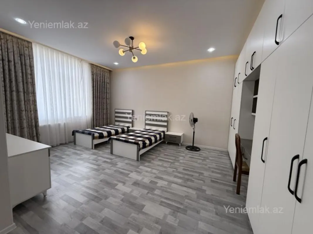 Satılır 7 otaqlı həyət evi 600 m²