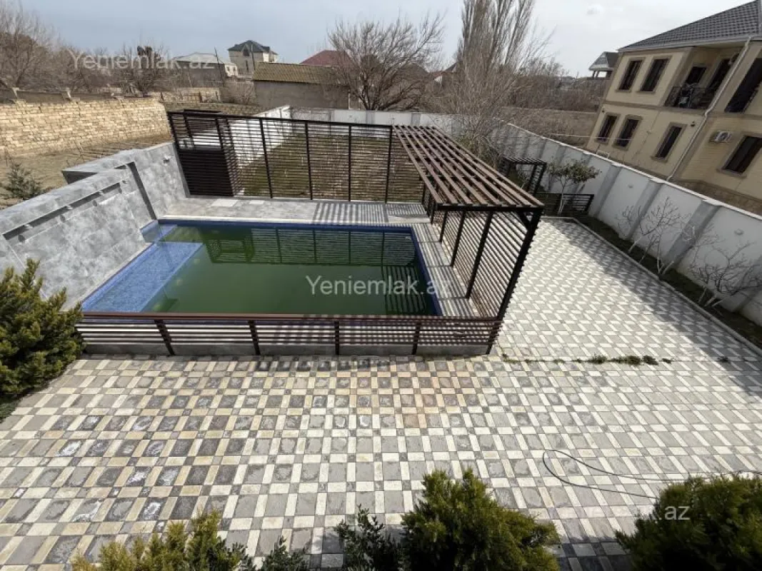 Satılır 7 otaqlı həyət evi 600 m²