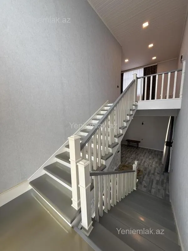 Satılır 7 otaqlı həyət evi 600 m²