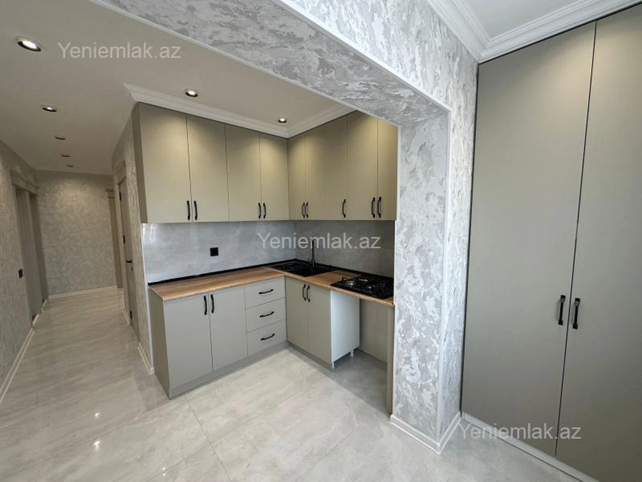 Satılır 3 otaqlı köhnə tikili 80 m²