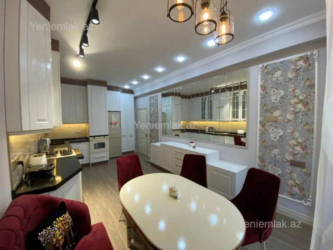 Satılır 3 otaqlı yeni tikili 125 m²