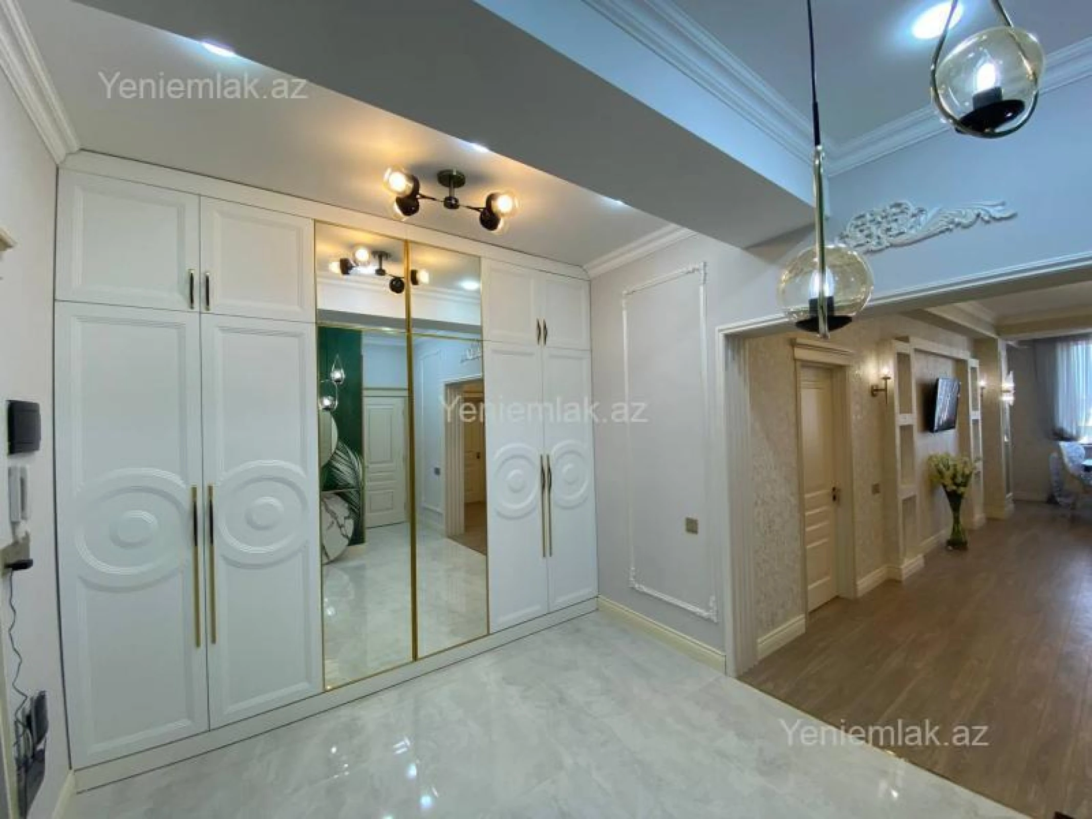 Satılır 3 otaqlı yeni tikili 125 m²