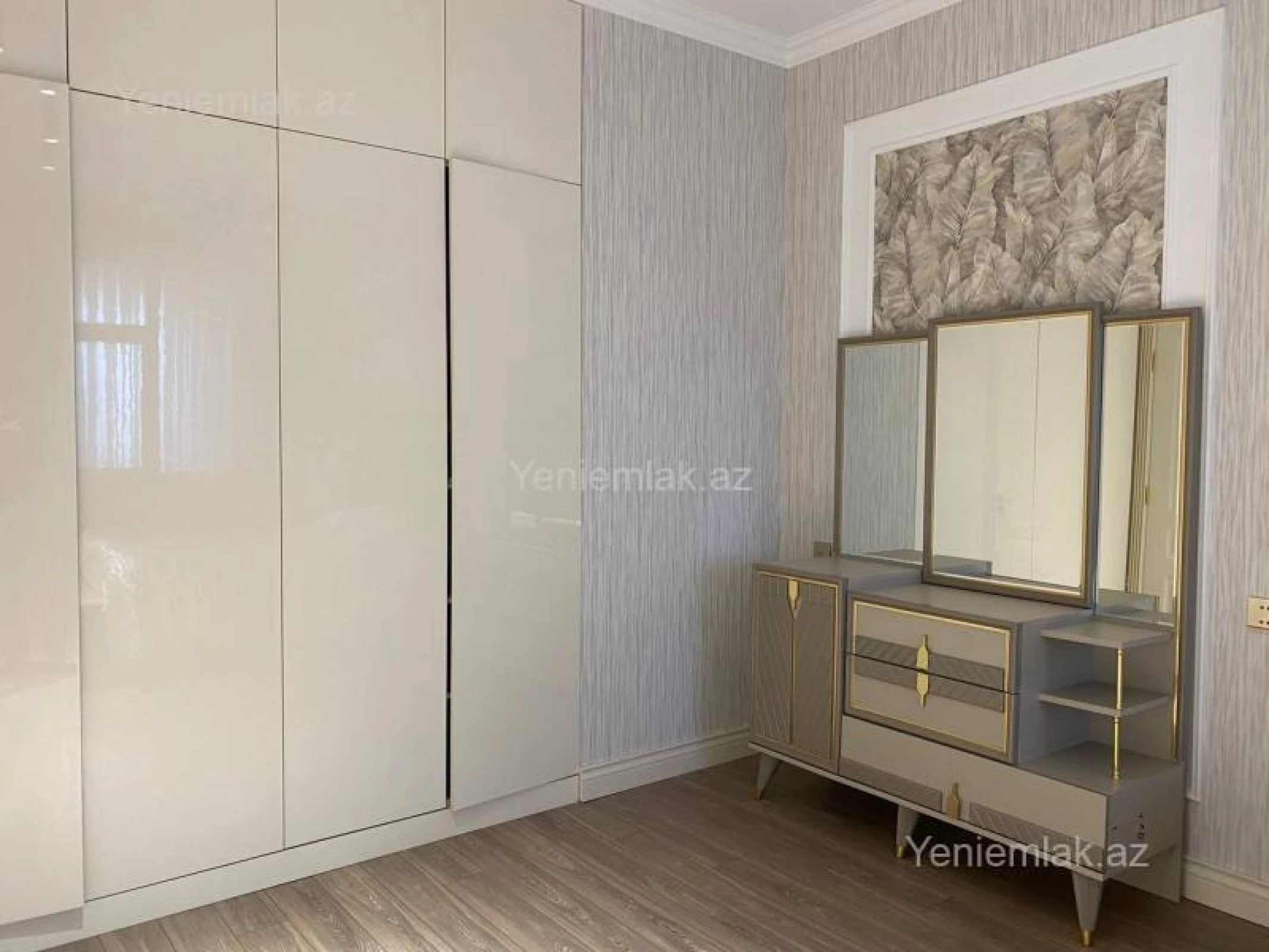 Satılır 3 otaqlı yeni tikili 125 m²