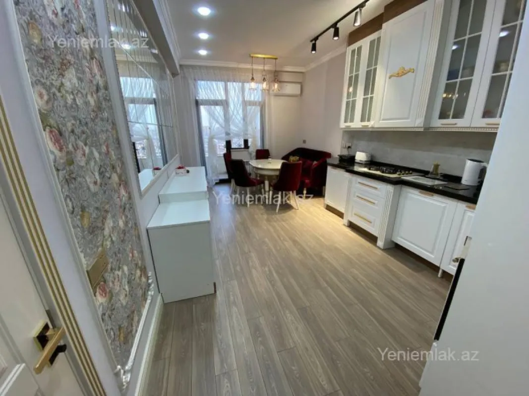 Satılır 3 otaqlı yeni tikili 125 m²