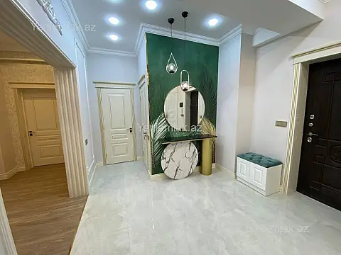Satılır 3 otaqlı yeni tikili 125 m²