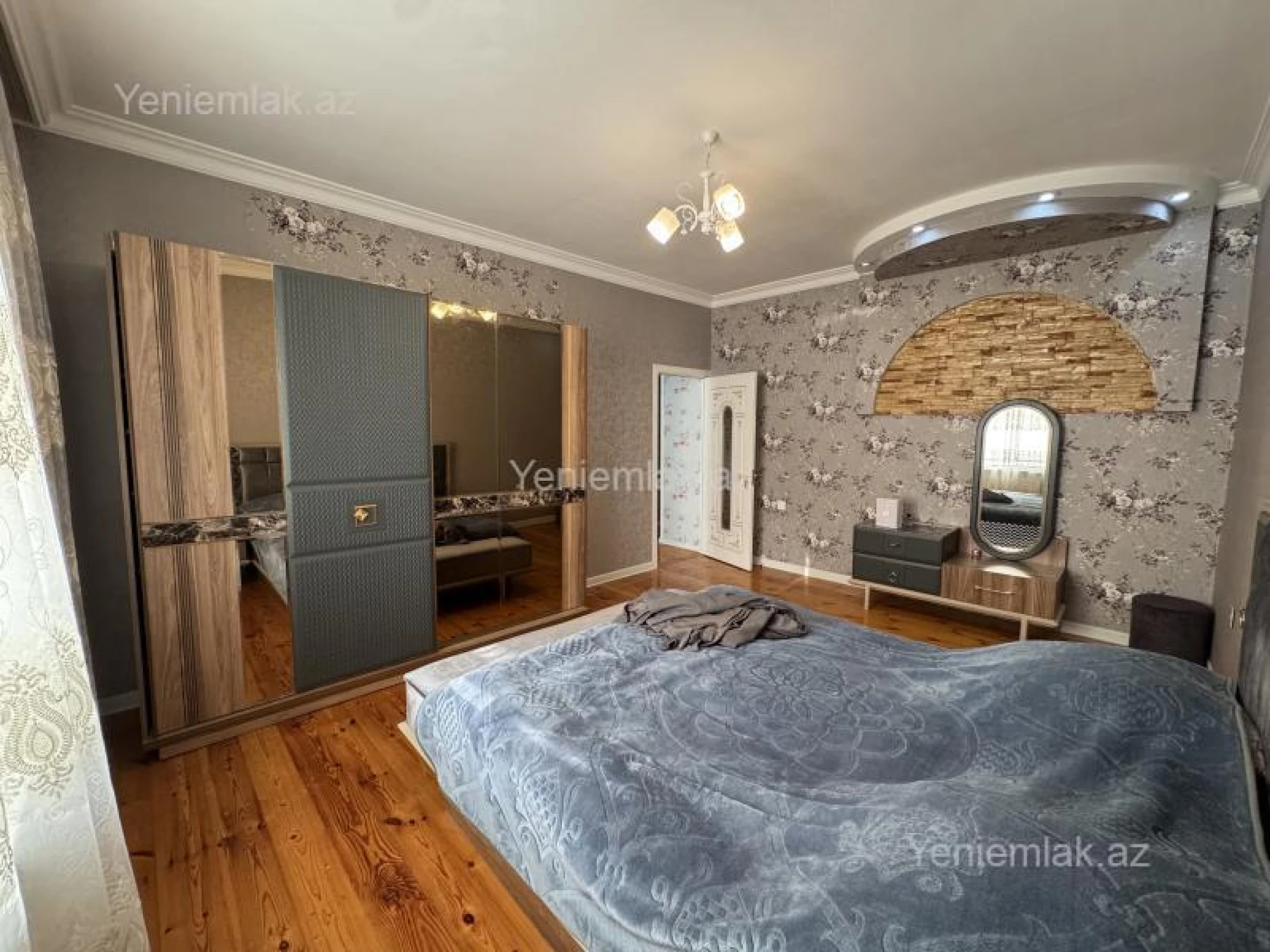 Satılır 4 otaqlı həyət evi 154 m²