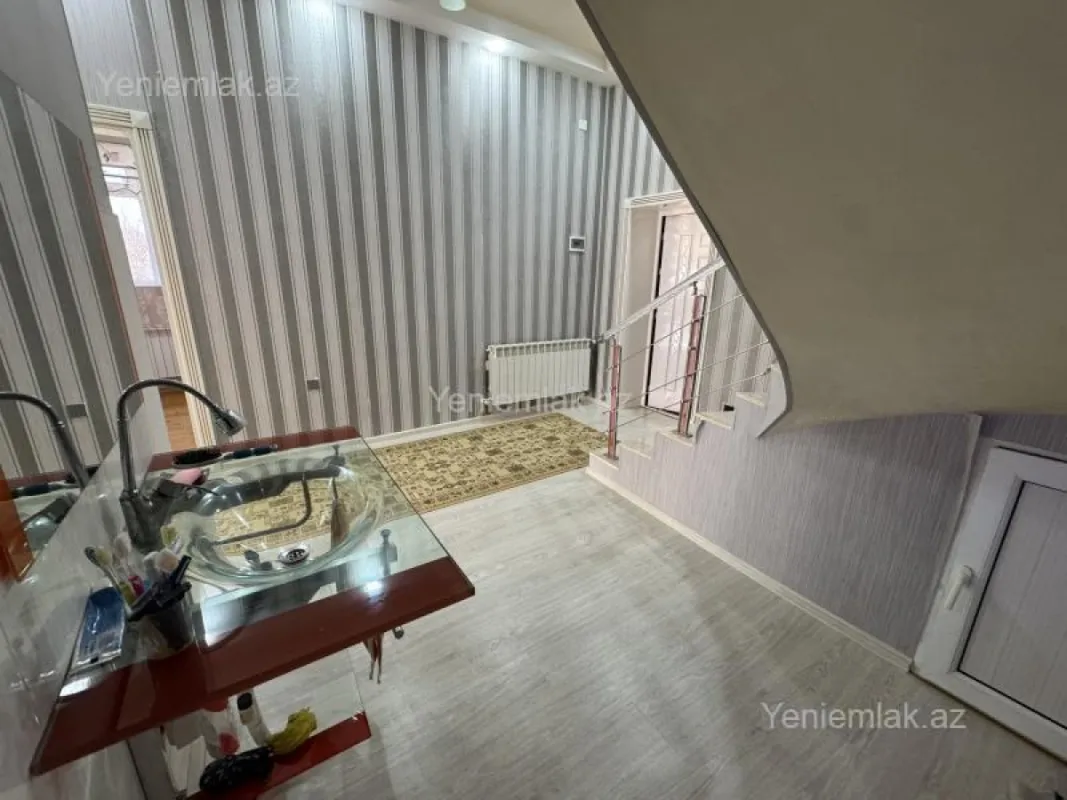 Satılır 4 otaqlı həyət evi 154 m²