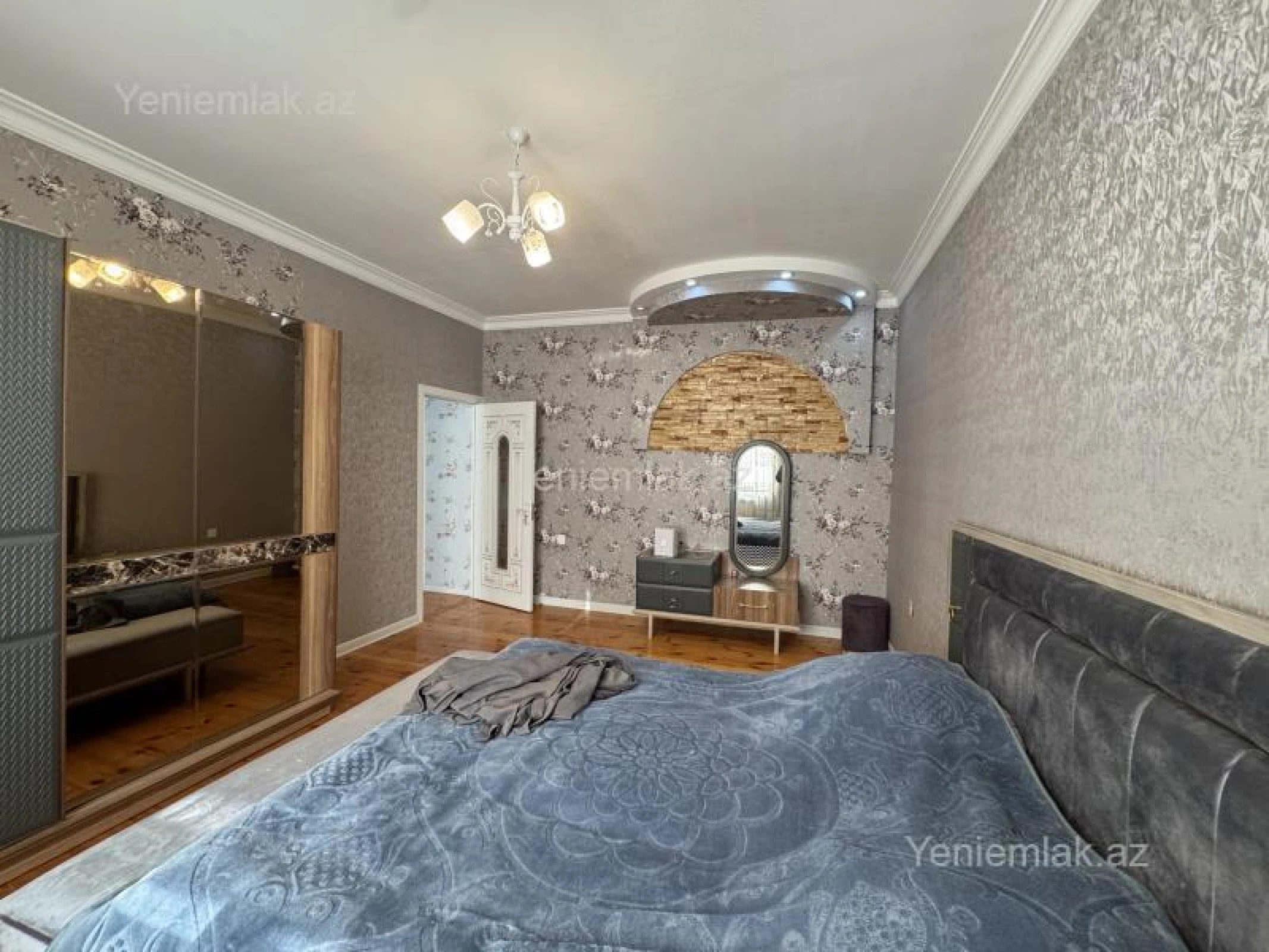 Satılır 4 otaqlı həyət evi 154 m²