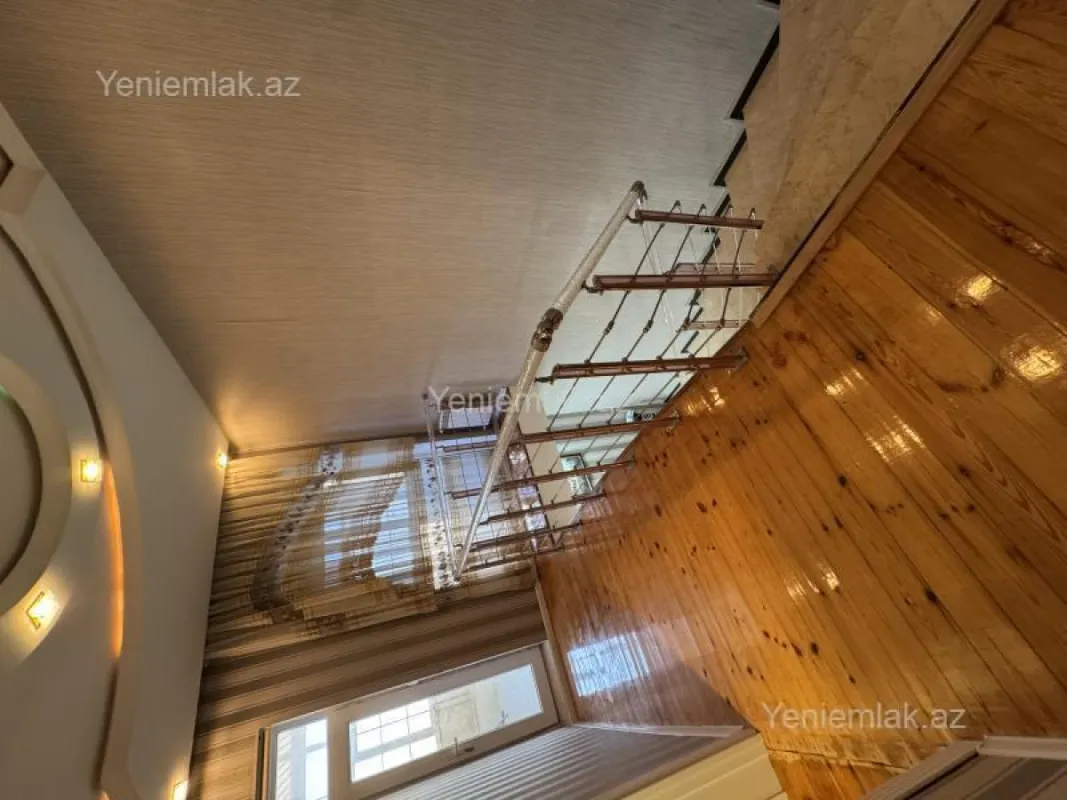 Satılır 4 otaqlı həyət evi 154 m²