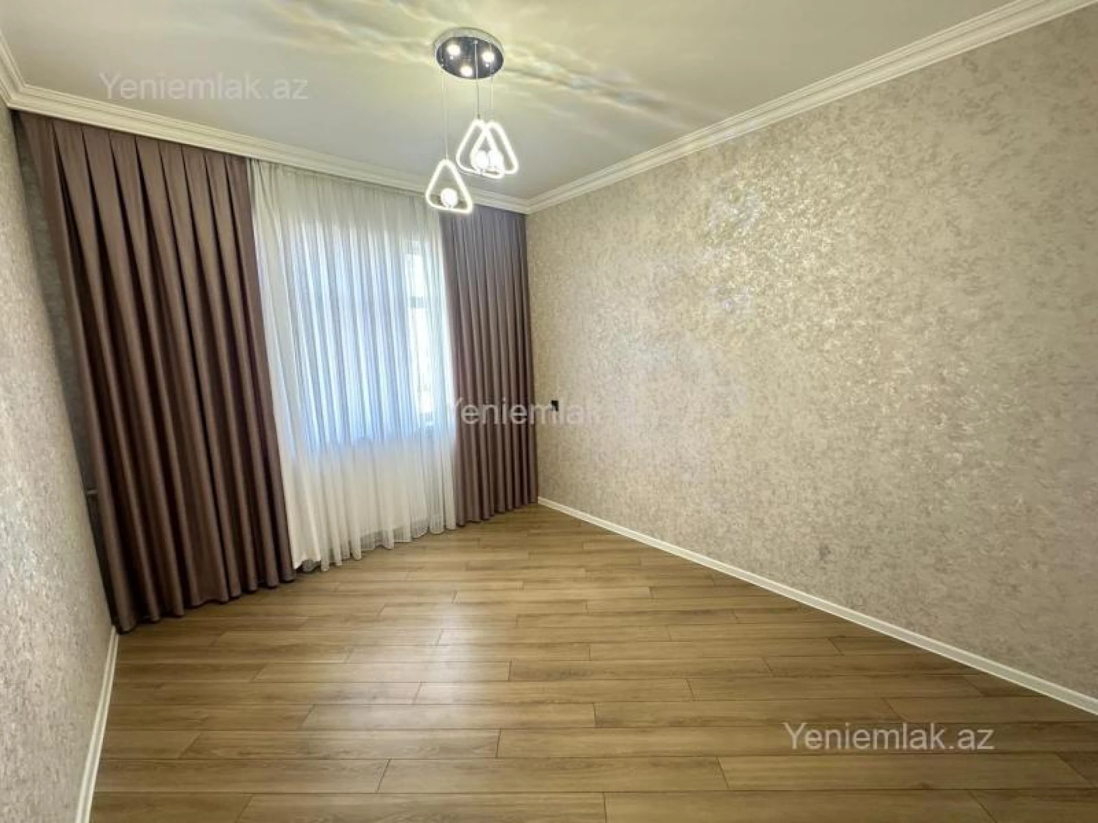 Satılır 3 otaqlı köhnə tikili 80 m²