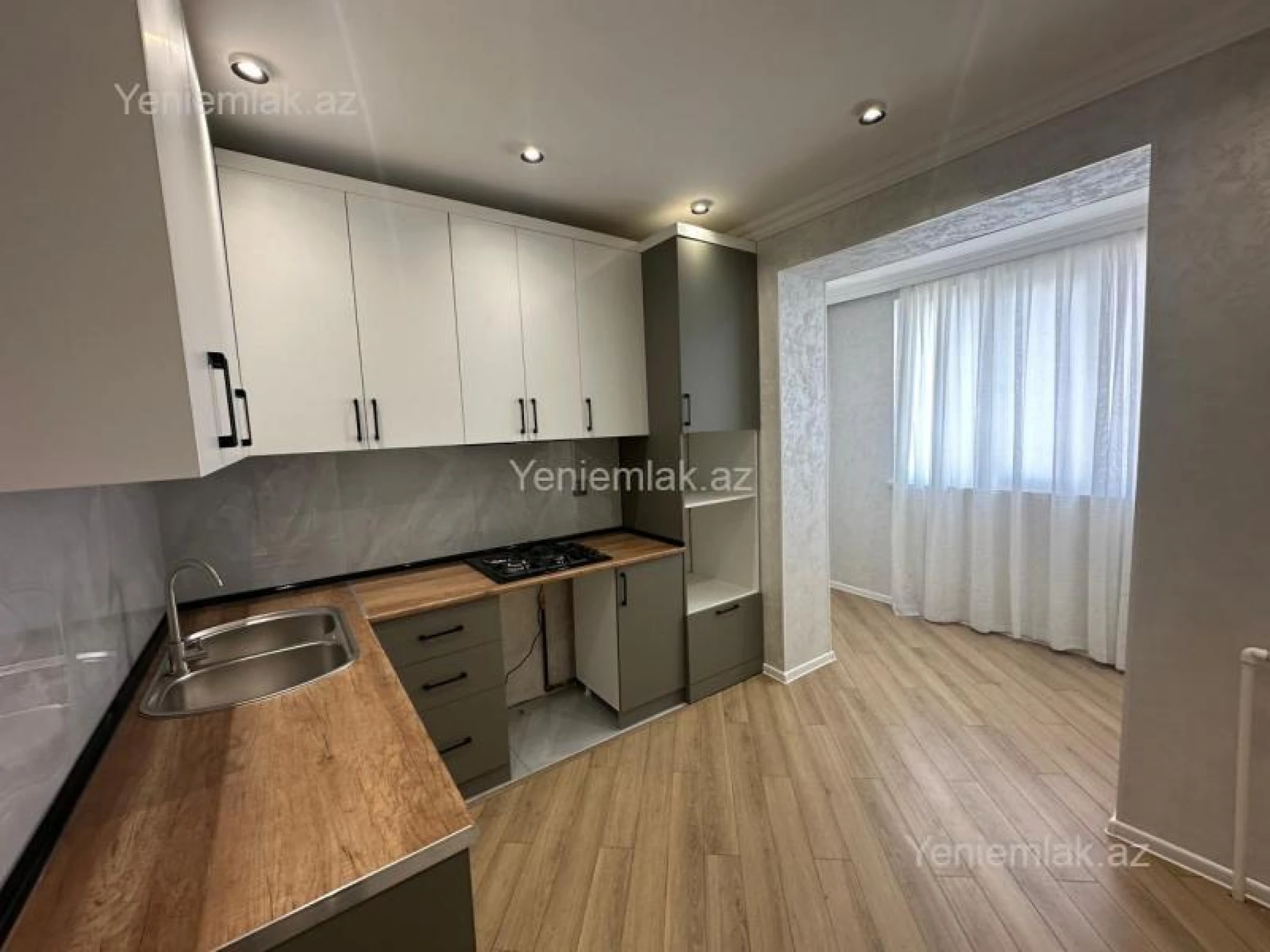 Satılır 3 otaqlı köhnə tikili 80 m²
