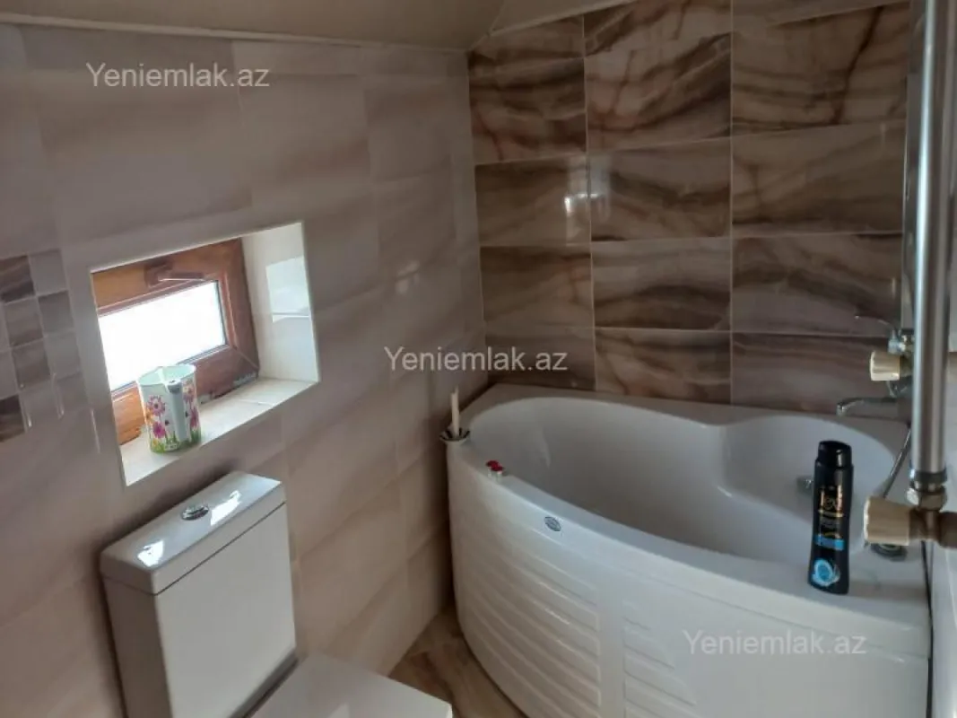 Satılır 6 otaqlı həyət evi 180 m²