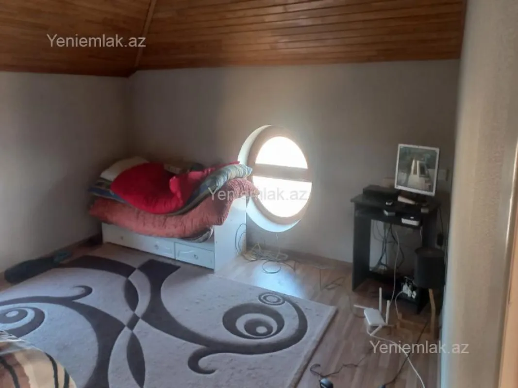 Satılır 6 otaqlı həyət evi 180 m²
