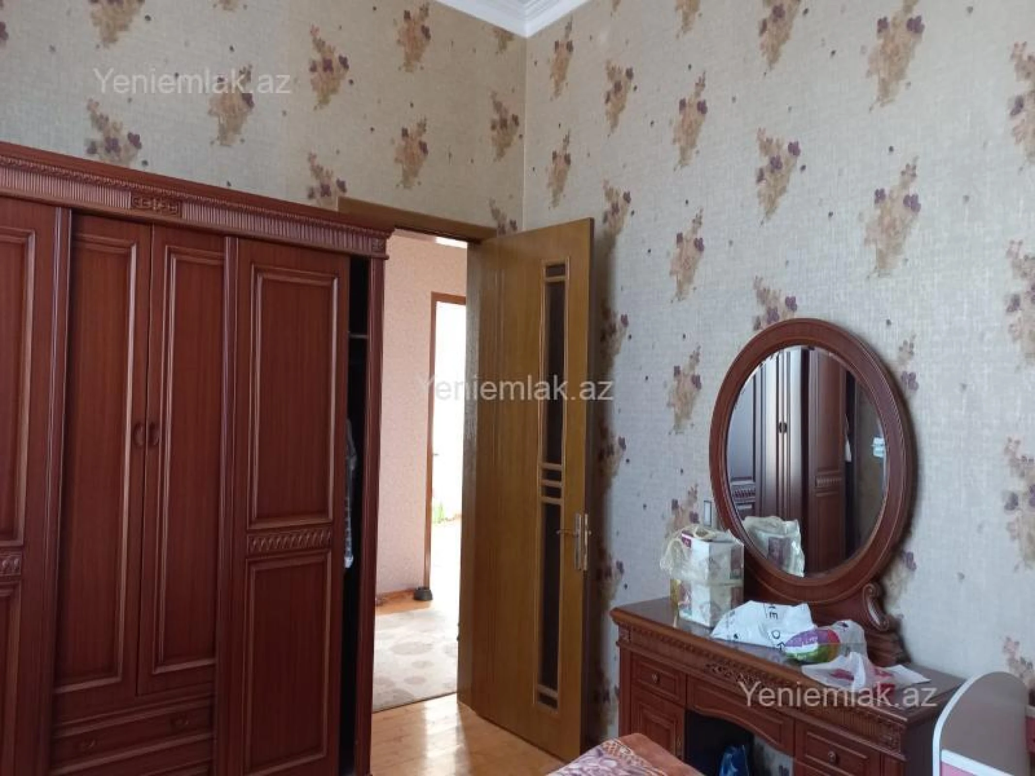Satılır 6 otaqlı həyət evi 180 m²