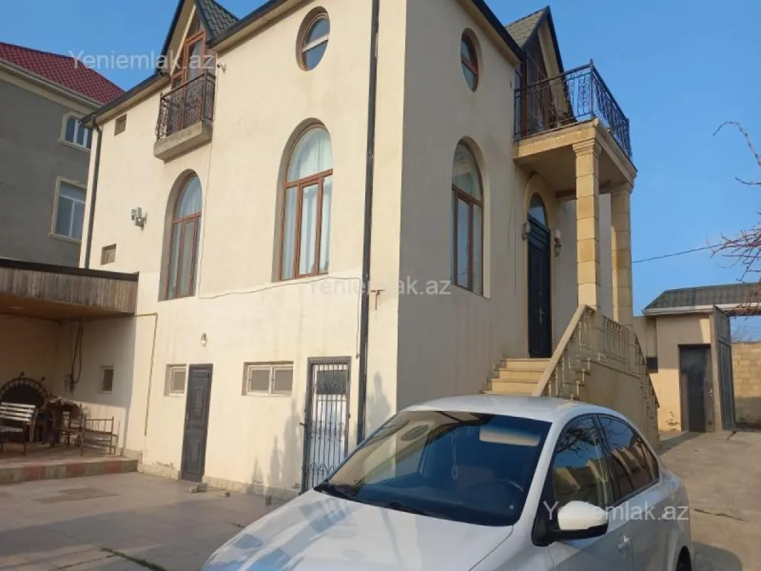 Satılır 6 otaqlı həyət evi 180 m²