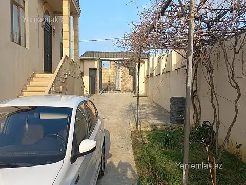 Satılır 6 otaqlı həyət evi 180 m²