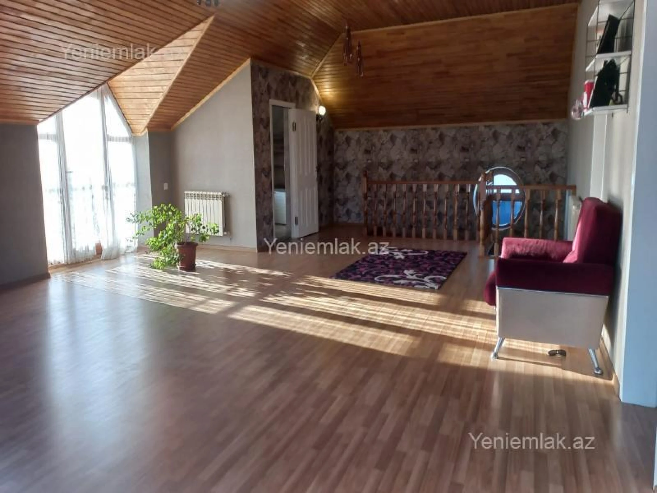 Satılır 6 otaqlı həyət evi 180 m²