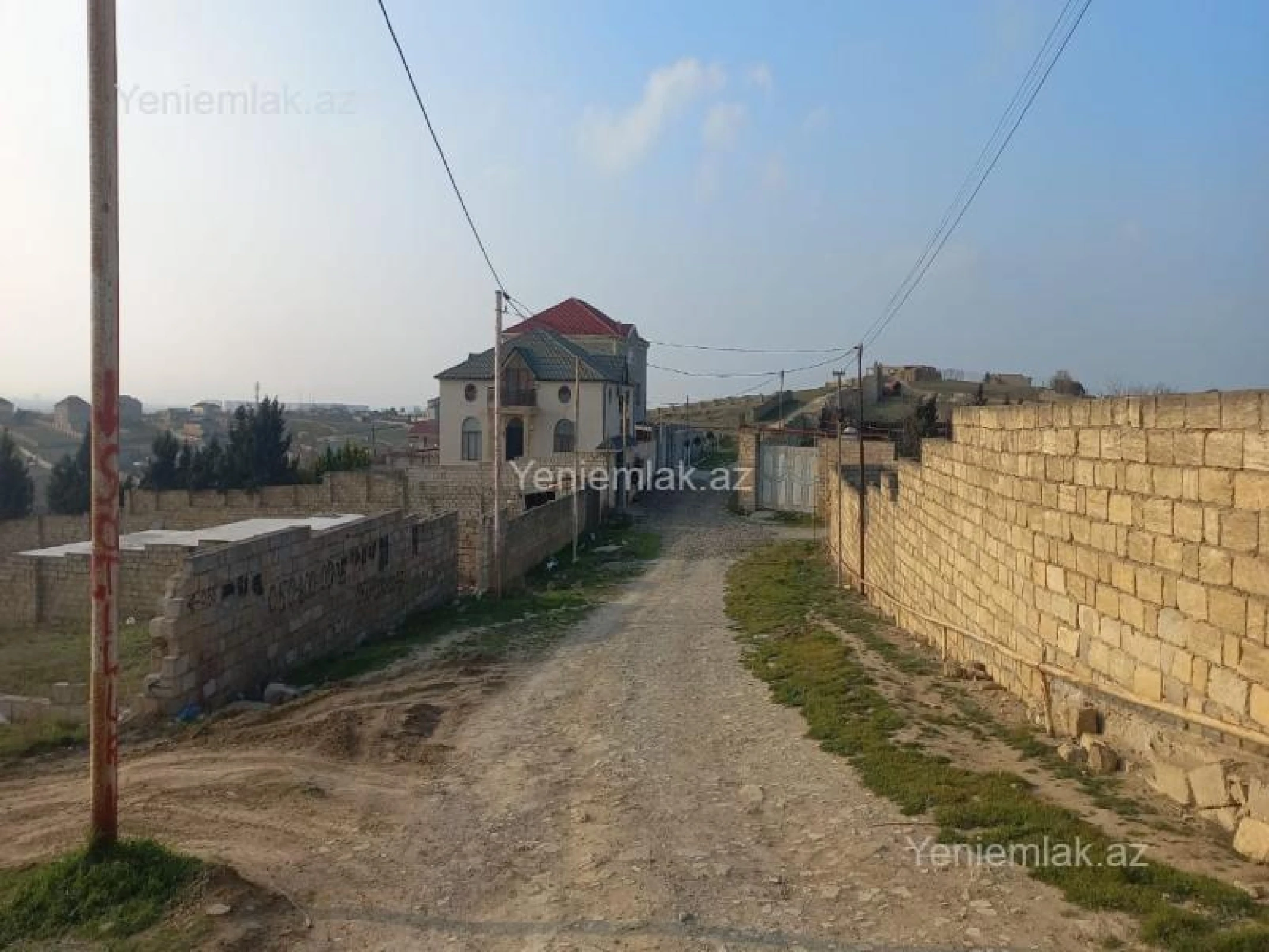 Satılır 6 otaqlı həyət evi 180 m²