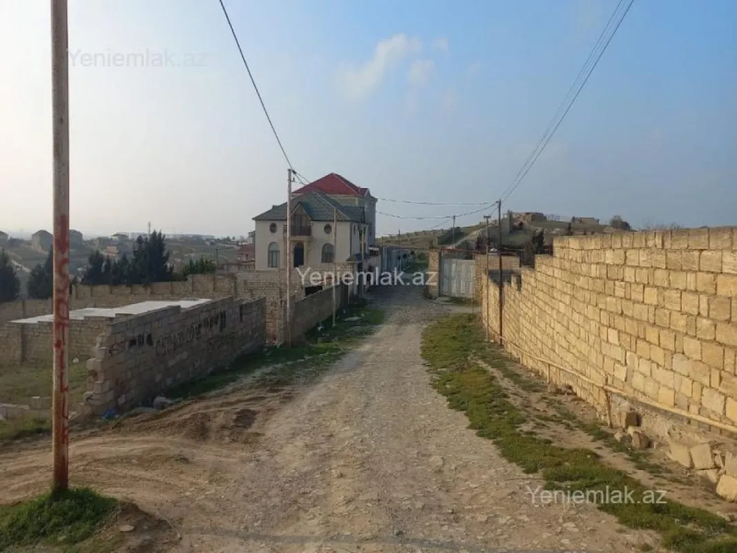 Satılır 6 otaqlı həyət evi 180 m²
