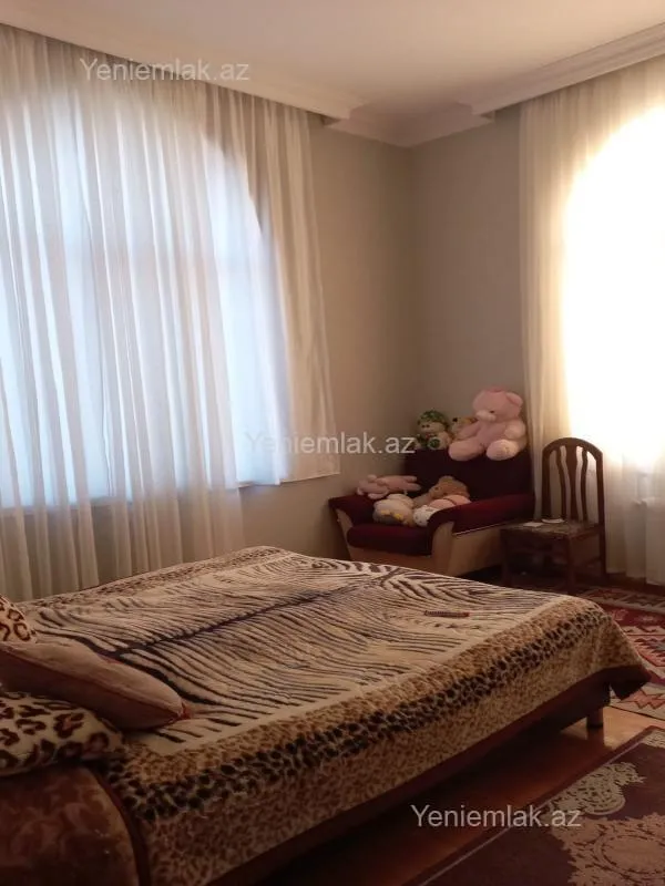 Satılır 6 otaqlı həyət evi 180 m²