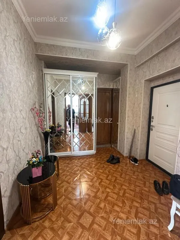 Satılır 2 otaqlı yeni tikili 75 m²
