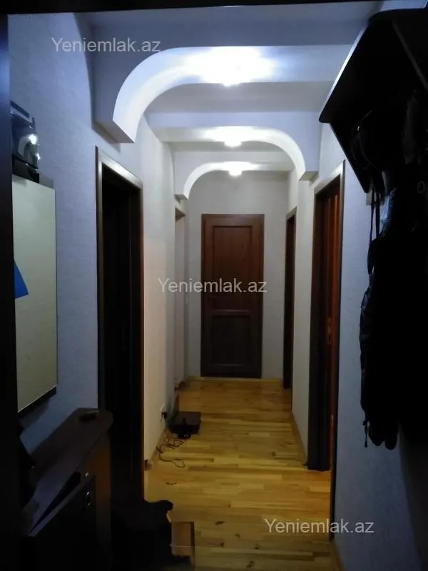 Satılır 3 otaqlı köhnə tikili 90 m²