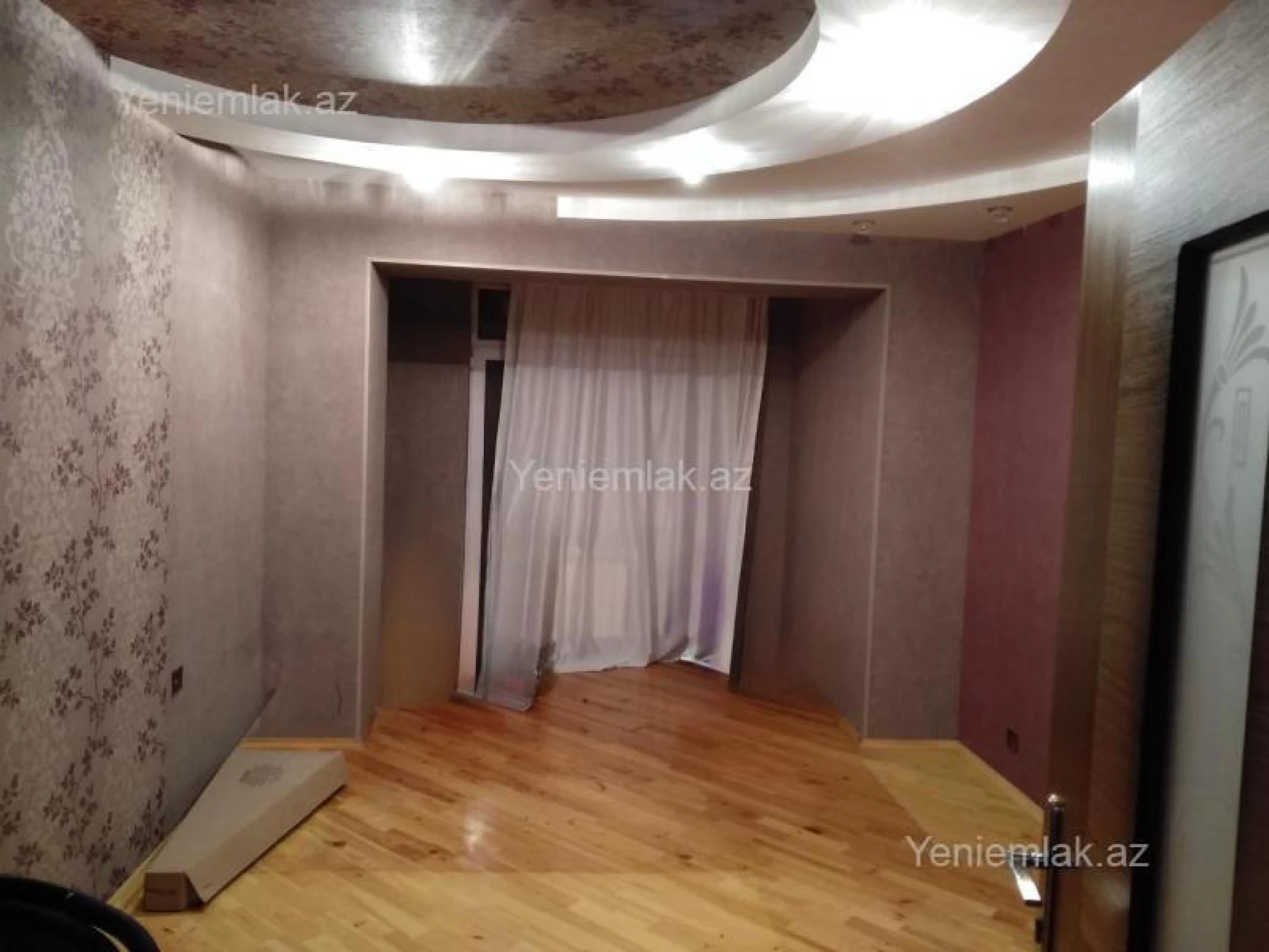 Satılır 3 otaqlı köhnə tikili 90 m²