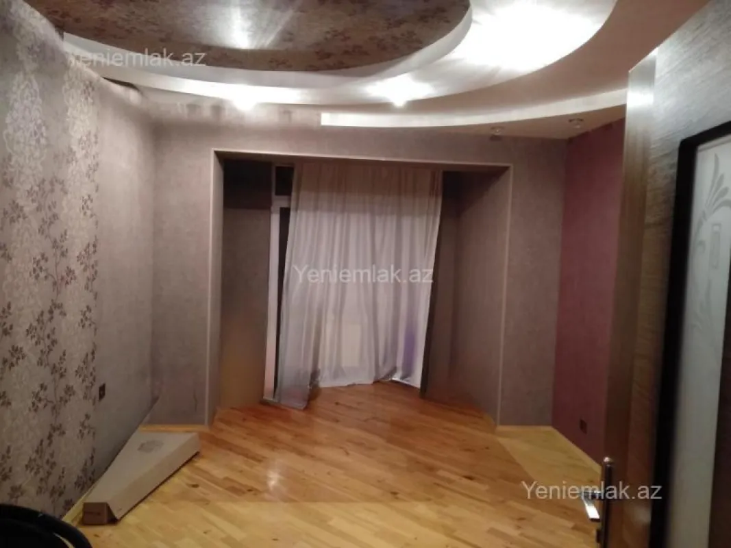 Satılır 3 otaqlı köhnə tikili 90 m²