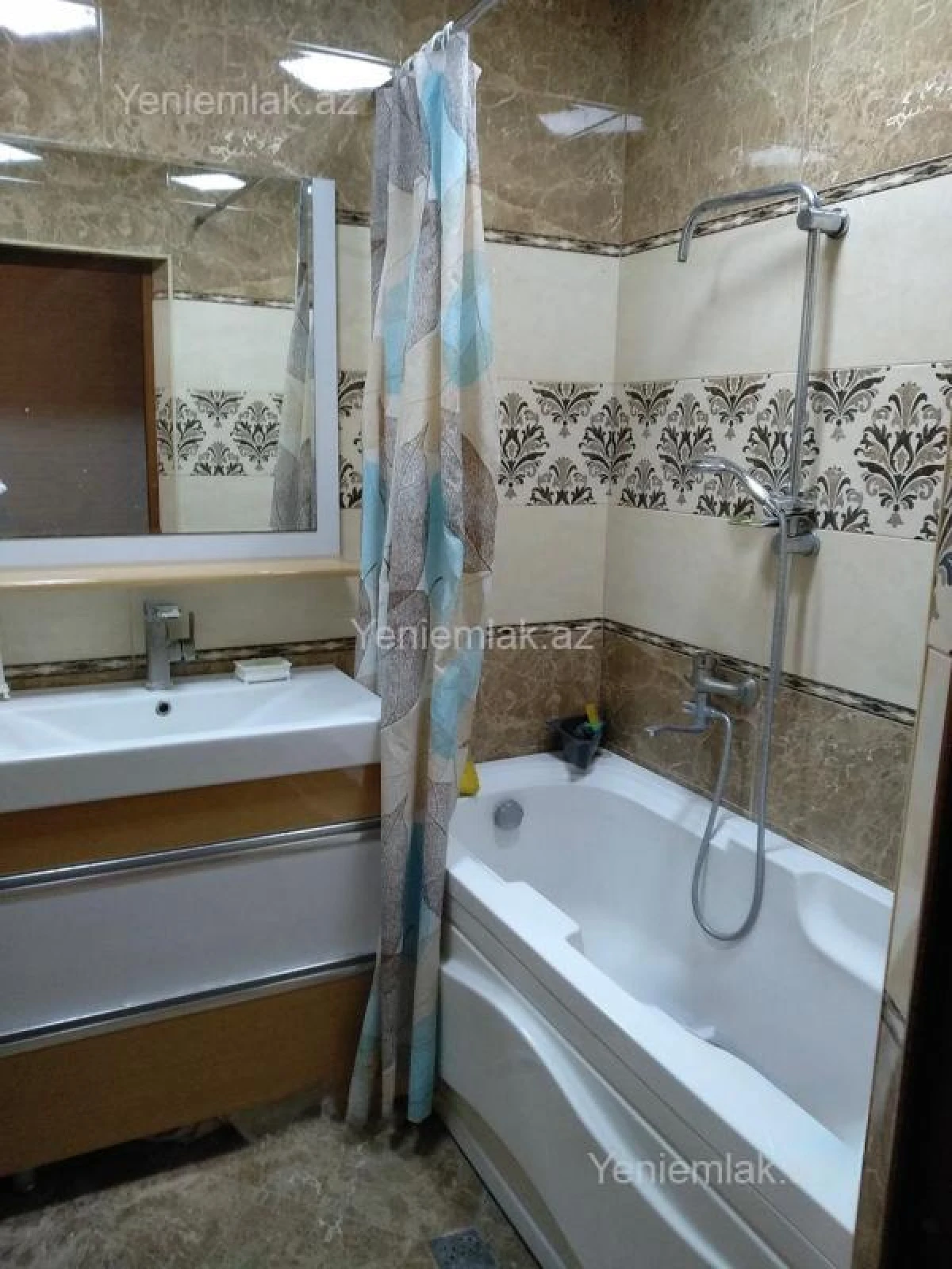 Satılır 3 otaqlı köhnə tikili 90 m²