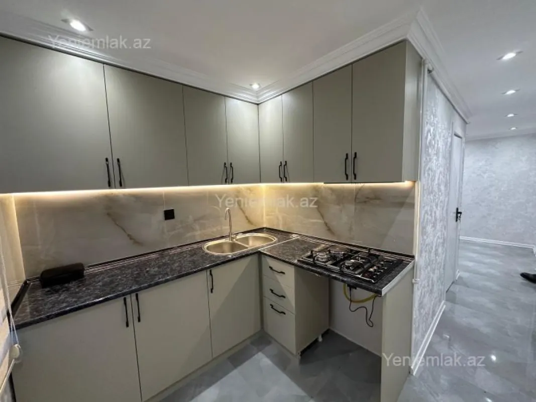 Satılır 3 otaqlı köhnə tikili 70 m²