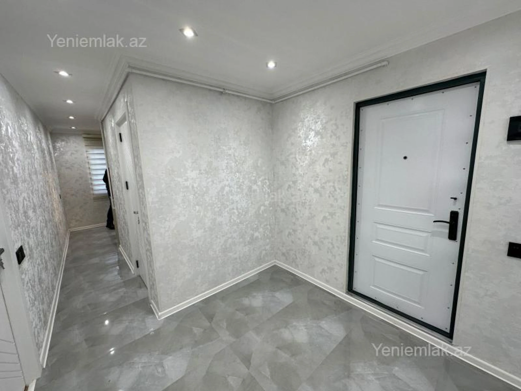 Satılır 3 otaqlı köhnə tikili 70 m²