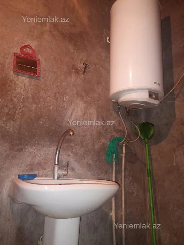Satılır 1 otaqlı həyət evi 56 m²
