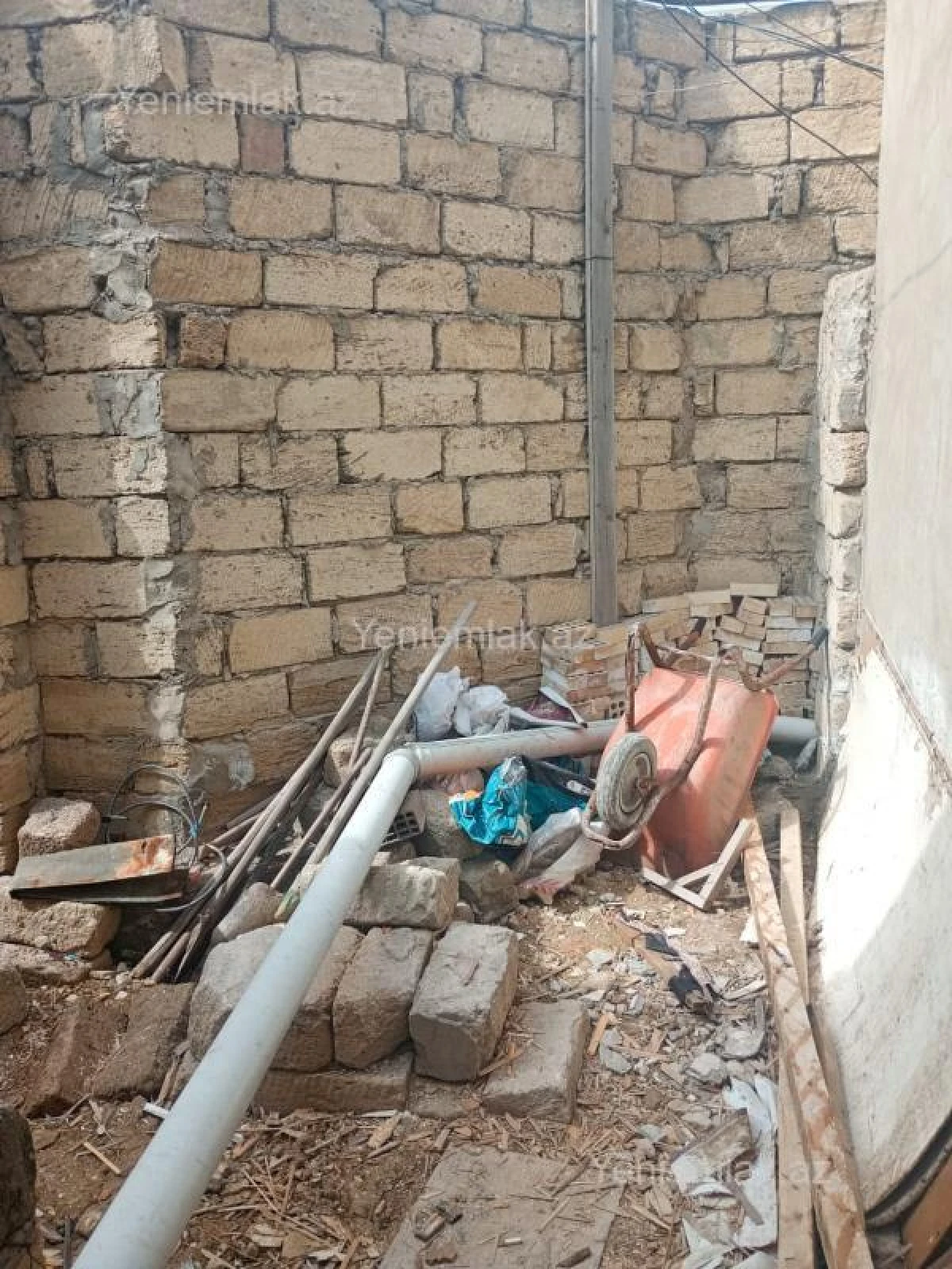 Satılır 1 otaqlı həyət evi 56 m²