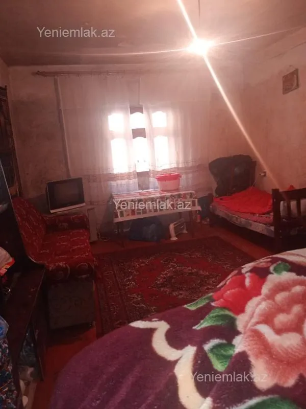 Satılır 1 otaqlı həyət evi 56 m²