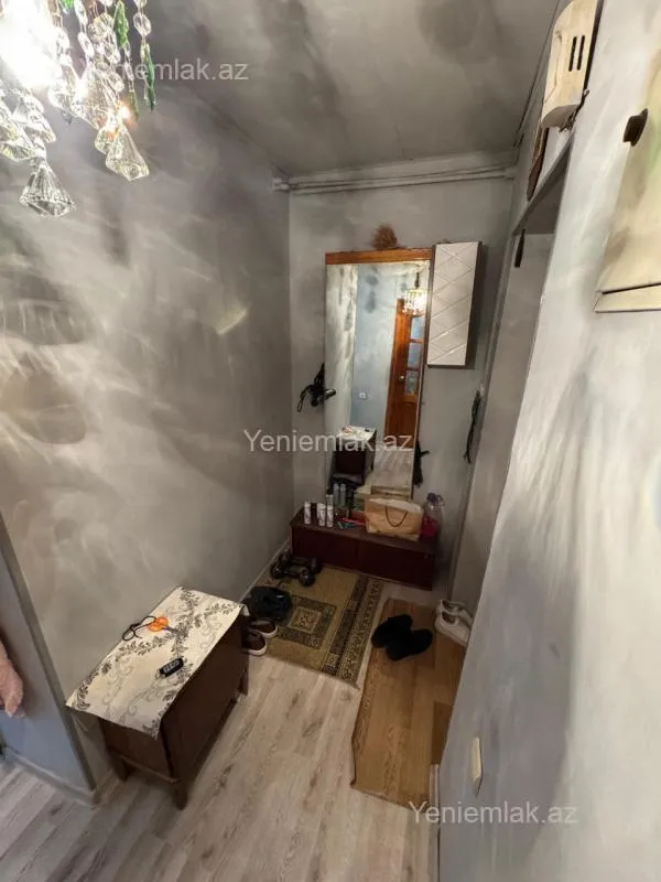 Satılır 2 otaqlı köhnə tikili 68 m²