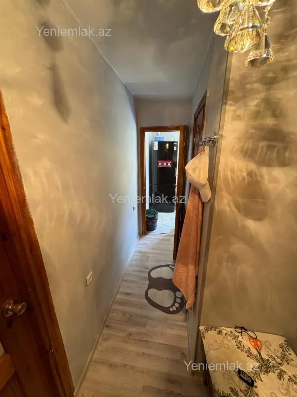 Satılır 2 otaqlı köhnə tikili 68 m²