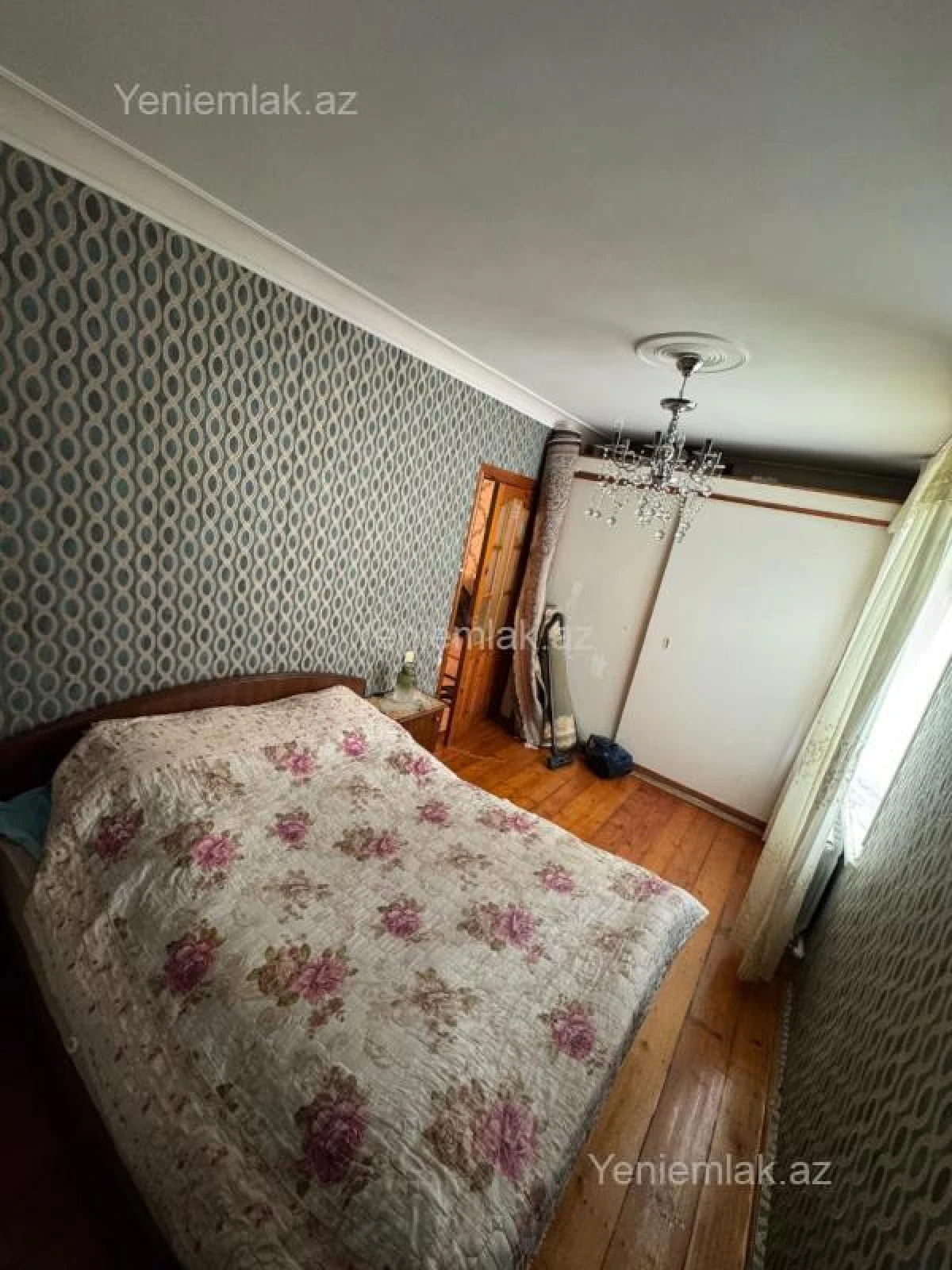 Satılır 2 otaqlı köhnə tikili 68 m²