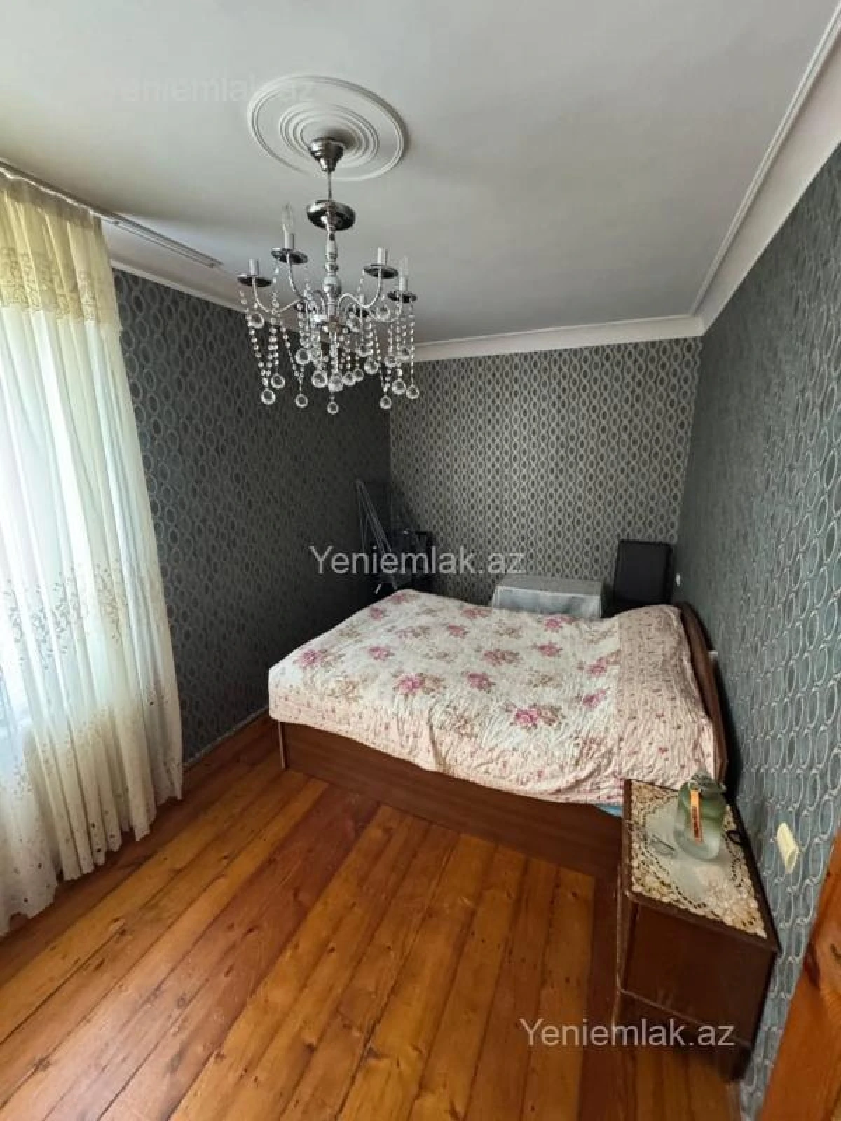 Satılır 2 otaqlı köhnə tikili 68 m²