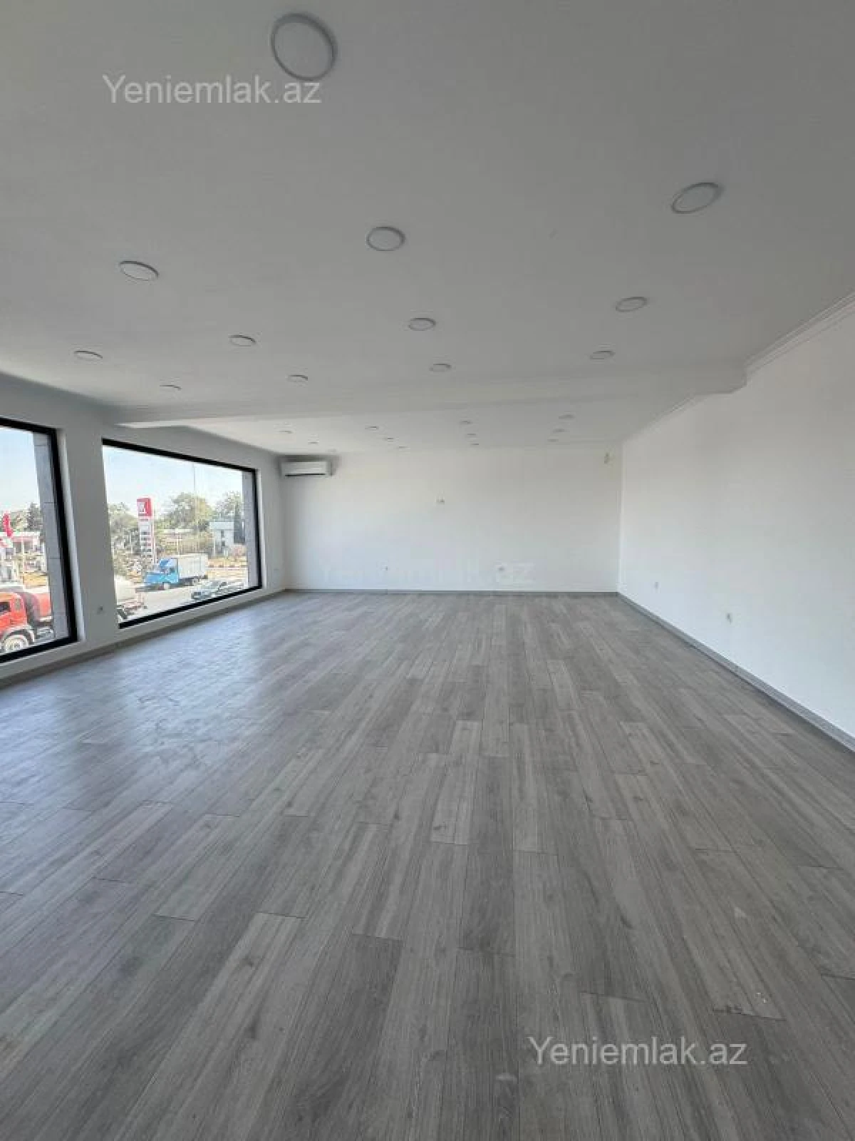 Satılır 5 otaqlı obyekt 180 m²